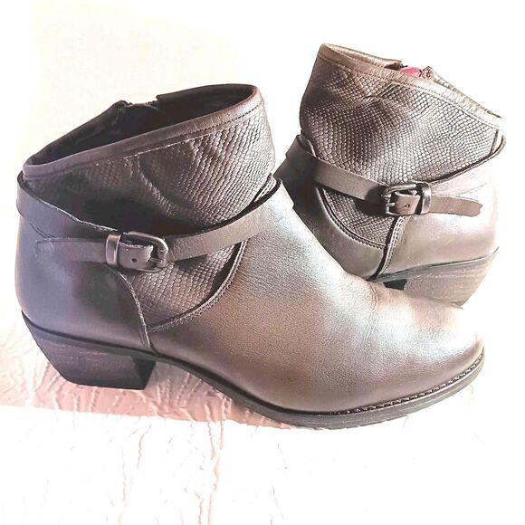 Umberto Raffini Alexa Booties Dark Brown sz 9 Leather Uppers Strap accent - Picture 2 of 7